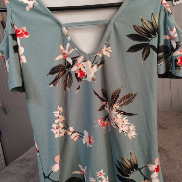 Rue21 Tops - Floral top